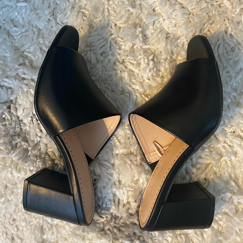 Adrienne Vittadini Black Leather Mule Clog Chunk Heel Slide